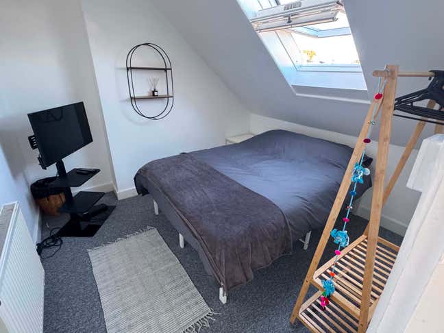 Sunny bedroom flat, 5 mins from the beach. Main Photo