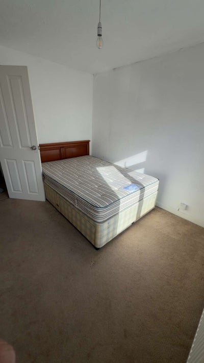 2 rooms available near Frimley Park Hospital Main Photo