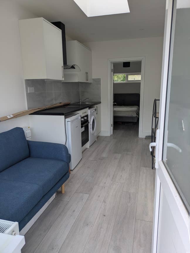 Modern One-Bedroom Annex Flat to Rent Main Photo