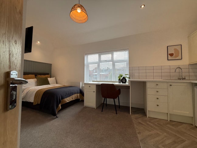 Double en-suite & Studios | all bills inc Main Photo