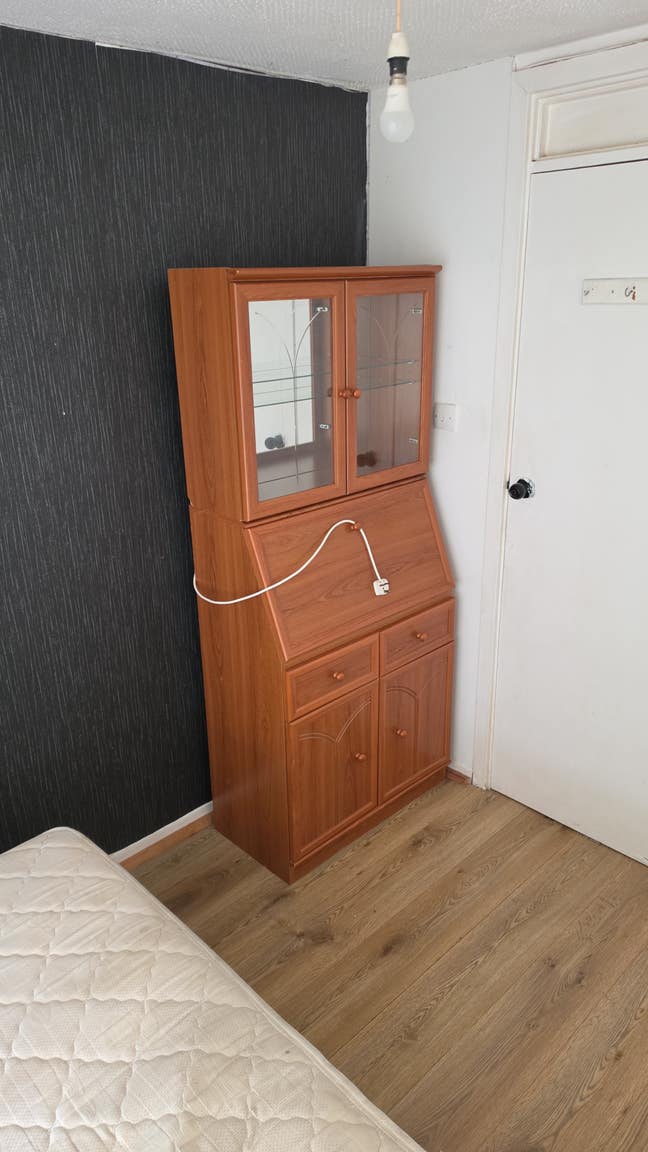 Single room to rent in Redhill, Earlswood Main Photo