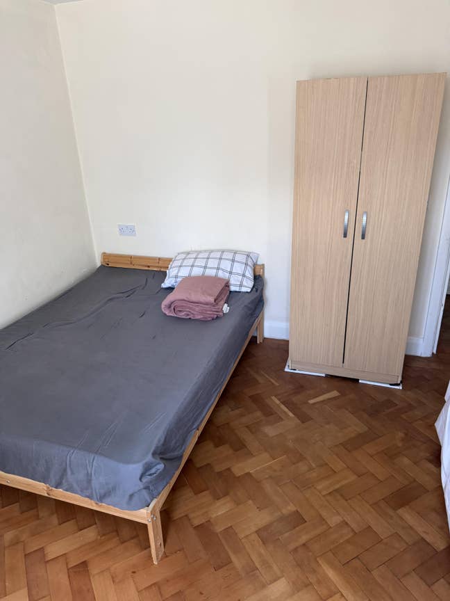 Spacious Double Room in Child's Hill NW2 Main Photo