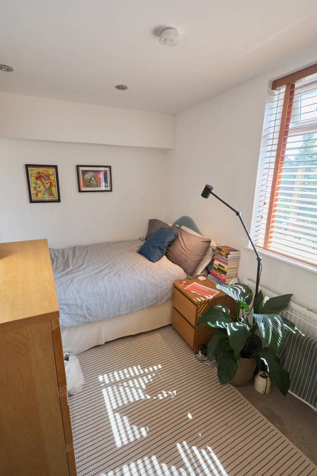 Bright Double Room with Parking in Child's Hill Main Photo