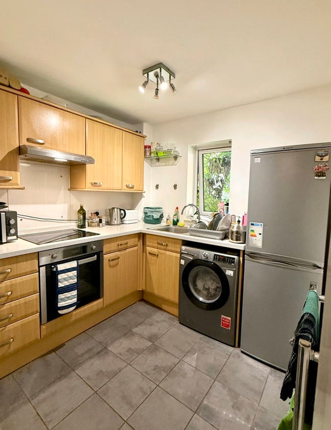 Very Big Double Room Available in a Modern 2-Bed  Main Photo