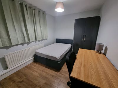 PhD/PGs ONLY -Ensuite Double Room - 8mins to Uni Main Photo