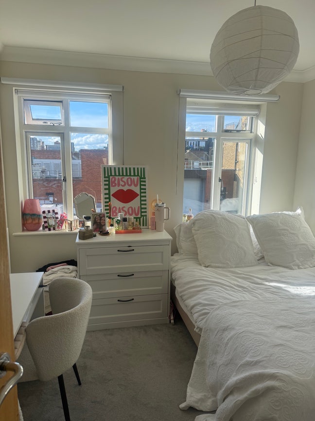 1 Double Room with own bathroom - SW11 🌸 Main Photo