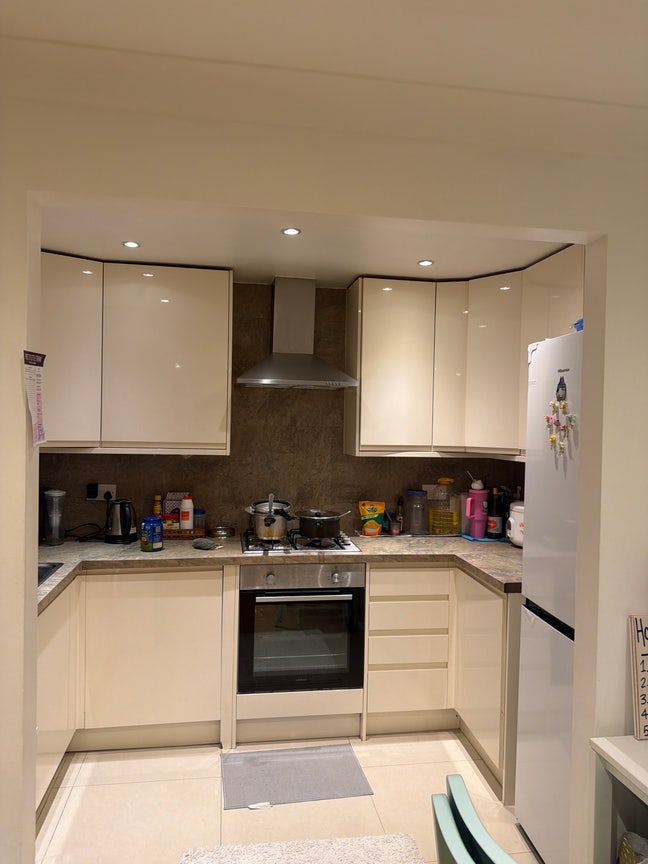 Clean double room available-Female Preferred Main Photo