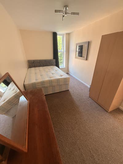 Double Room Available – Laindon (Bills Inclusive) Main Photo