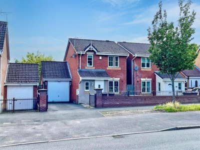  I'm looking for 2 professional female lodger  Main Photo