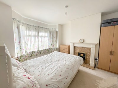 Gorgeous fully furnished double room /Female Main Photo