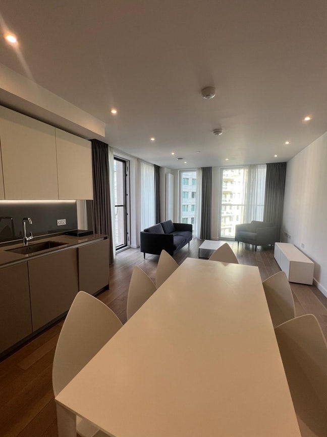 Room in Stunning 2bed in Friendly Flat Share  Main Photo