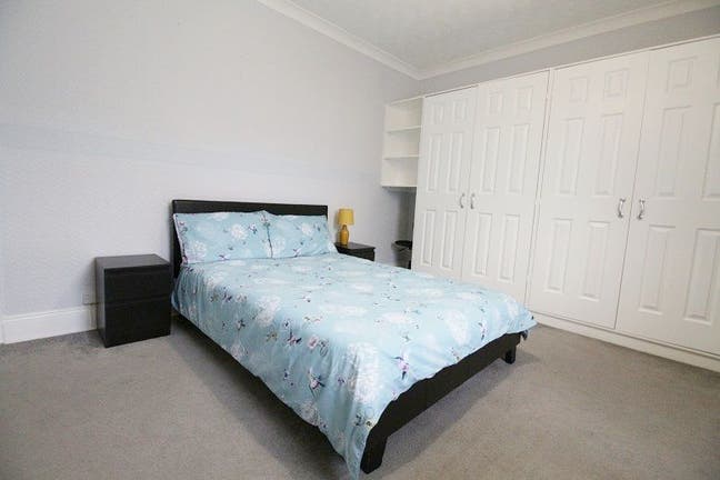 🏡 Generous Double Room..!! All bills included Main Photo