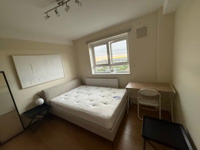 Double Room Available with Amazing Views Main Photo