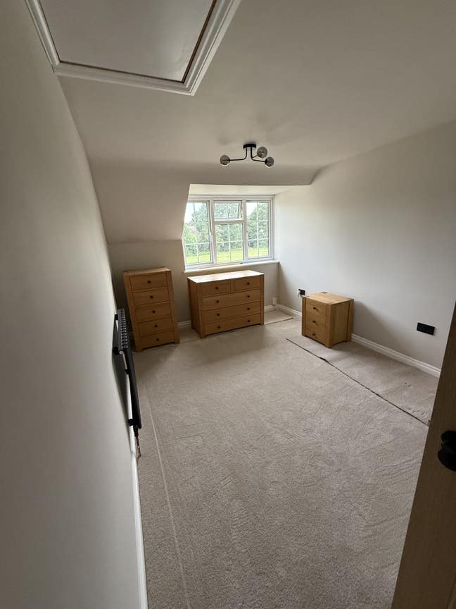 🏡 Double Room Available in newly renovated home Main Photo