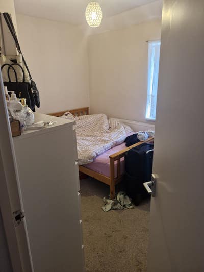 Single room Looking for someone regular and steady Main Photo