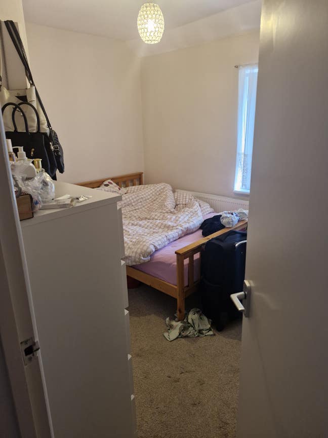Single room Looking for someone regular and steady Main Photo