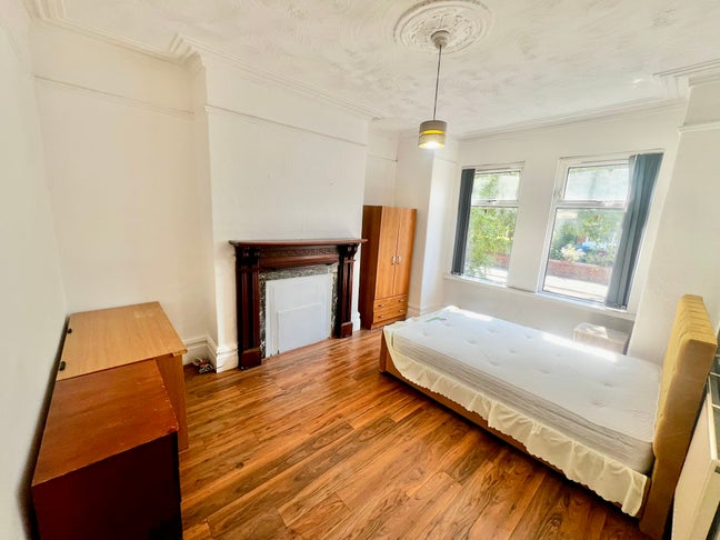 3 Rooms Available! | All Bills included | M14    Main Photo