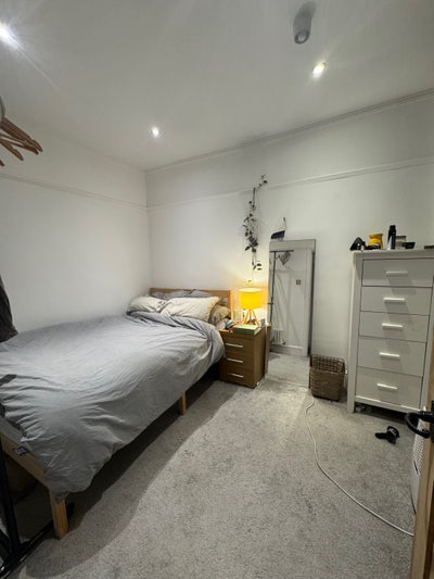 Double room in lovely Hove flat Main Photo