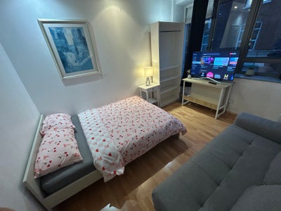 Furnished room in a 4 bedroom - Old St Main Photo