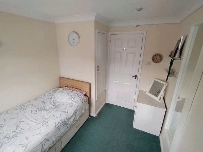 Single room available  Main Photo