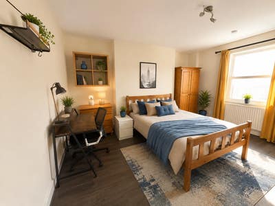 Stunning double, modern flat from 20 July Main Photo