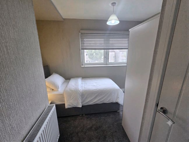 ​All-Ensuite House Share Near FGH Rooms from &pound;100  Main Photo