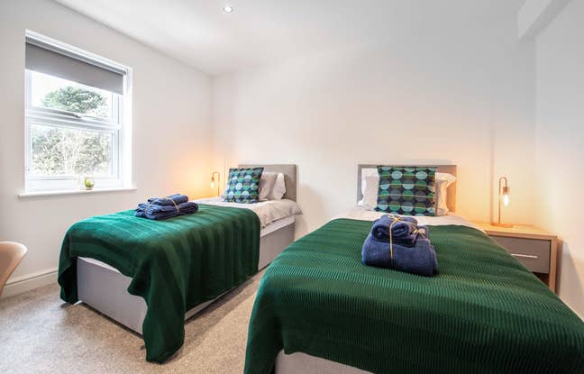 ✨ Elegant 2-Bed Apartment | Stonemason Court Main Photo