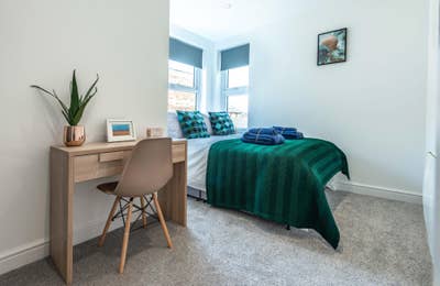 ✨ Elegant 2-Bed Apartment | Stonemason Court Main Photo