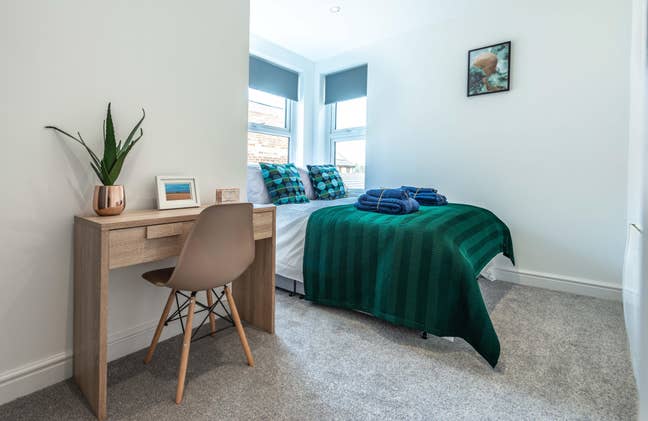 ✨ Elegant 2-Bed Apartment | Stonemason Court Main Photo