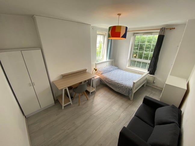 Stunning Double with City View! Zone 1! Main Photo