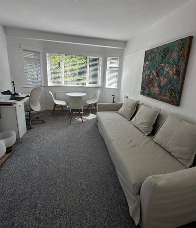 Beautiful Furnished 1-Bedroom Flat Available – Hit Main Photo