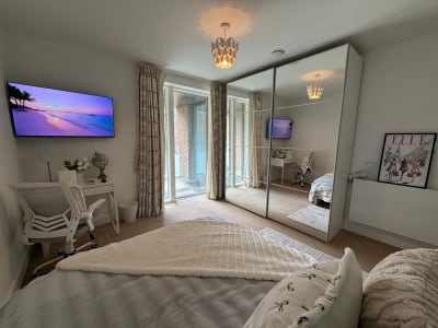 🏡 Brand New Greenwich Home | Balcony Room Main Photo