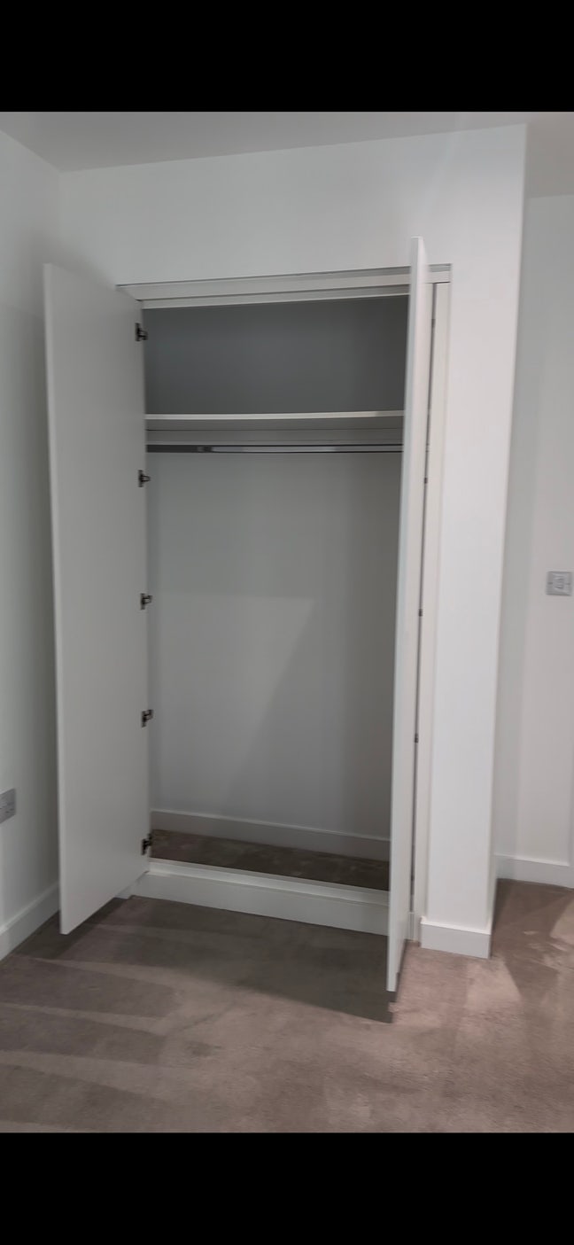 Double bed in Royal Wharf E16 Main Photo