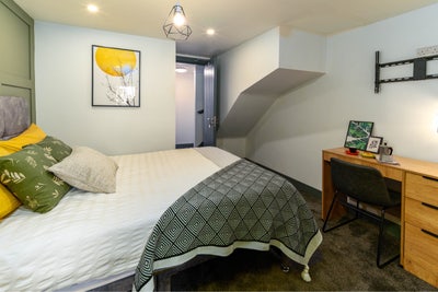 Luxury Ensuite Room | Salford | Bills Inc Main Photo