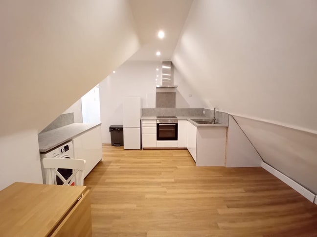 1 Modern Bedroom Flat Main Photo
