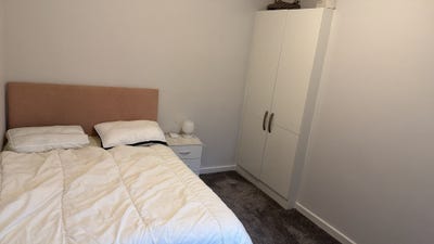 1 room Main Photo