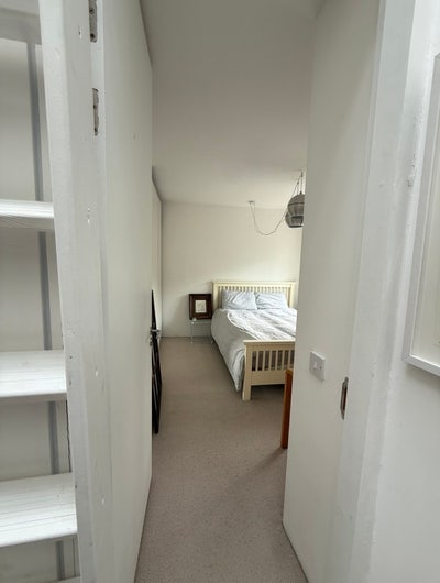 Clapton room in house  Main Photo