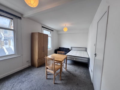 Spacious studio flat - Kilburn Main Photo