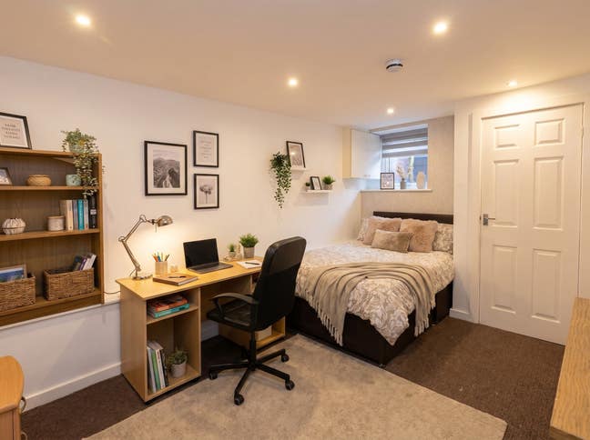 Excellent Student Accommodation near Leeds Uni Main Photo