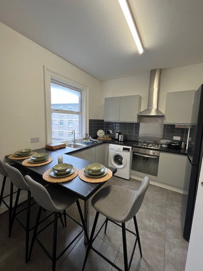 Lovely Double Room! in a Beautiful Flat! Main Photo
