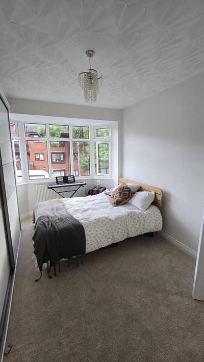 Double room - 2 bed house ~15 mins to Piccadilly Main Photo