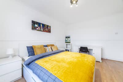 Double Room in Prime Fulham Broadway Location 🏡⭐ Main Photo