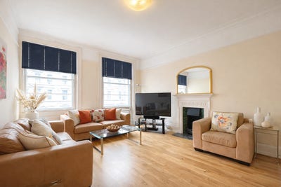 Large Four Bedrooms - SHORT LET  Main Photo