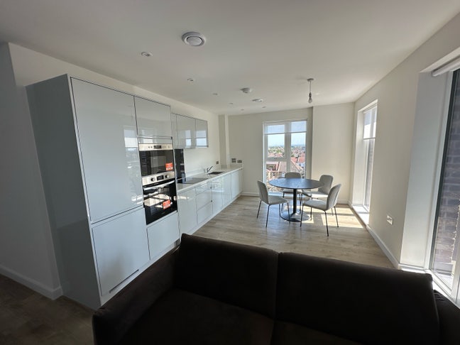 En-suite and double room Available  Main Photo