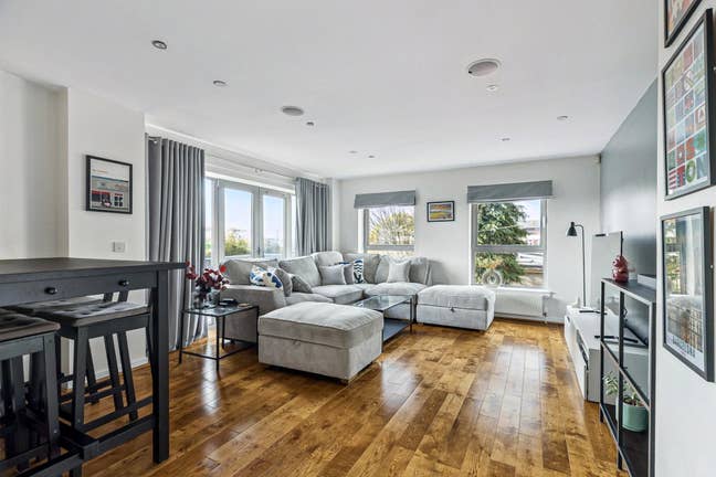 Double room in West End Main Photo