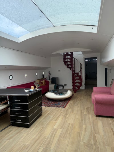 Double Room on a boat in Chelsea Main Photo