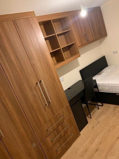 Double Room with Ensuite in Bermondsey, ZONE 2  Main Photo