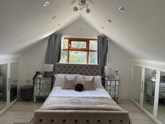 Large double room with private ensuite- Rm10 Main Photo