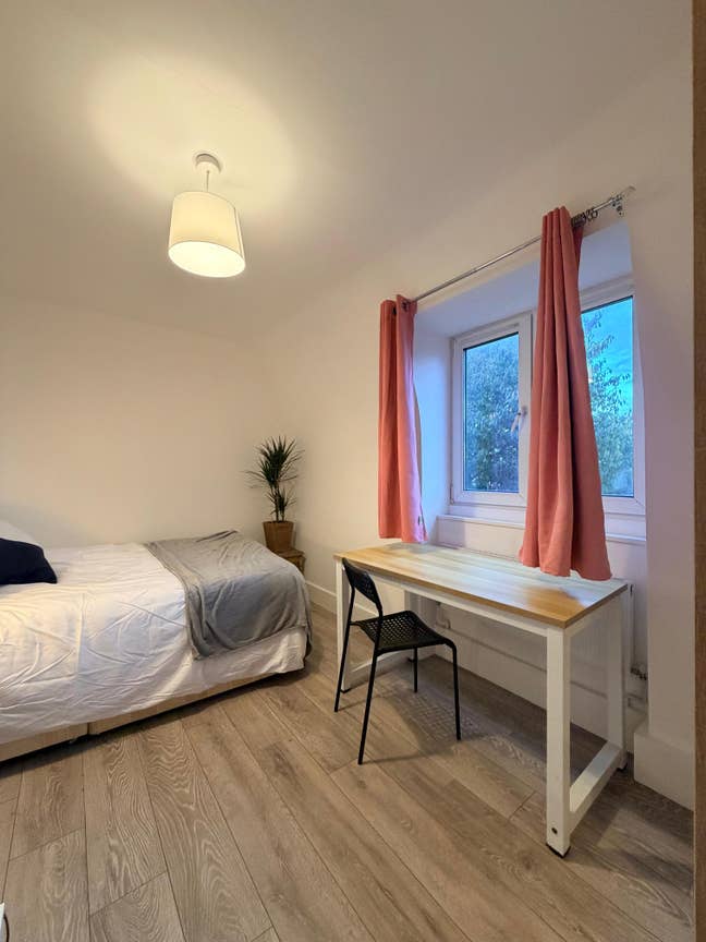 5-Min walk from Stockwell Station | Bright Room!! Main Photo