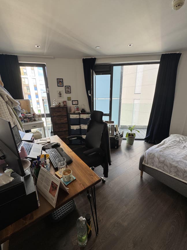 Spacious Double Room in Stunning Wembley Park Flat Main Photo